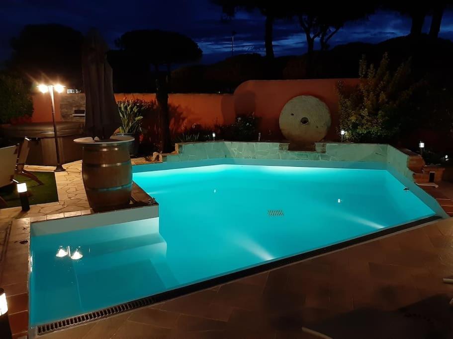 Hebergement Insolite Studio Grau Du Roi Mas Des Marines Piscine ル・グロー・デュ・ロワ エクステリア 写真